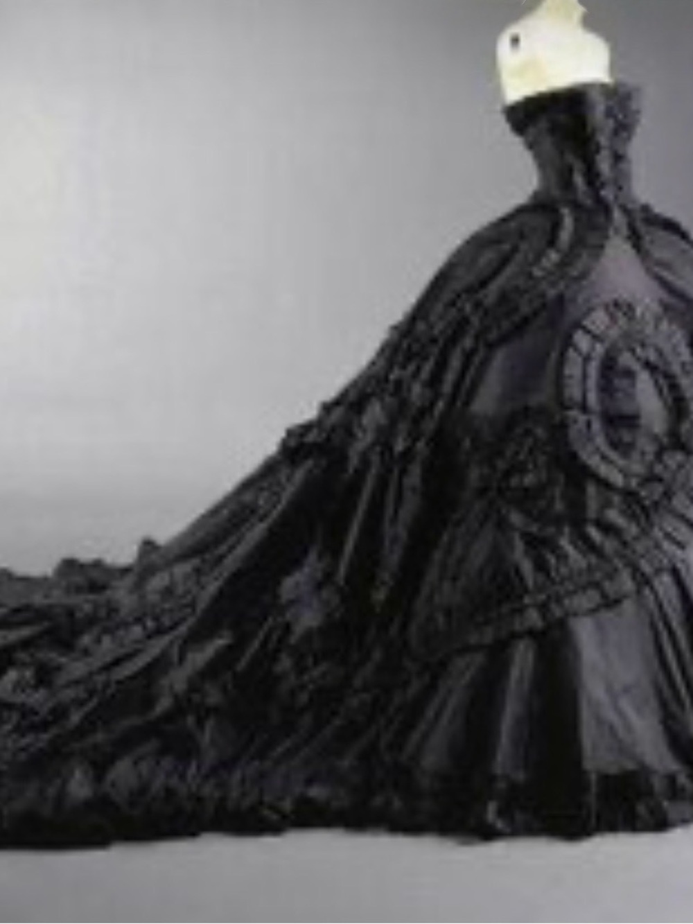 Elegant Black Strapless Evening Ball Gown with Train Dress size 4